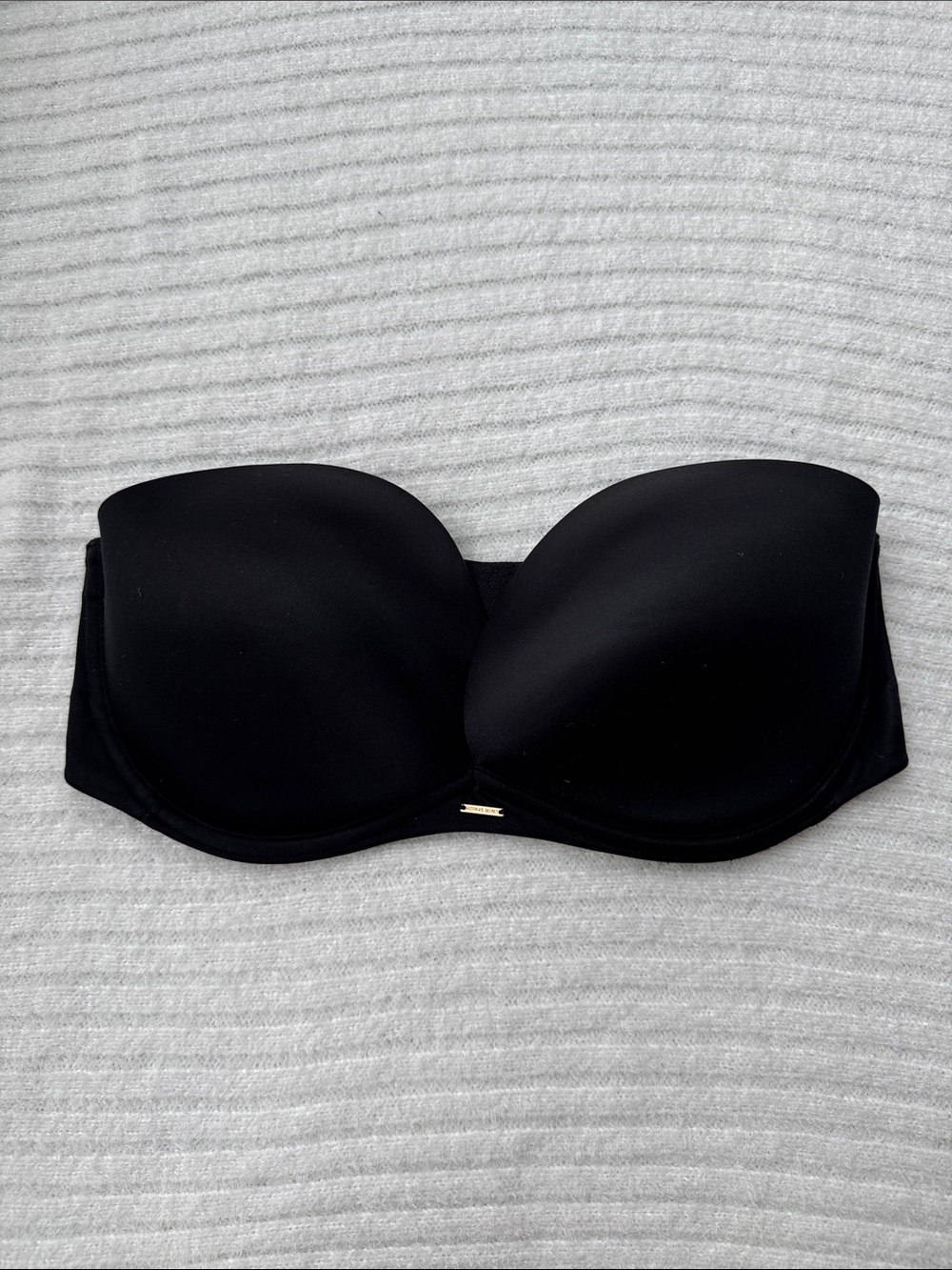 VICTORIA’S SECRET | Very Sexy Strapless Bra Black 32DD
